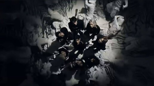 Stray Kids - RUN IT